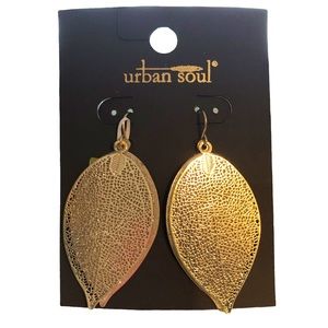 NWT URBAN SOUL Gold Tone Filigree Leaf Sparkle Bling Bohemian Hook Earrings